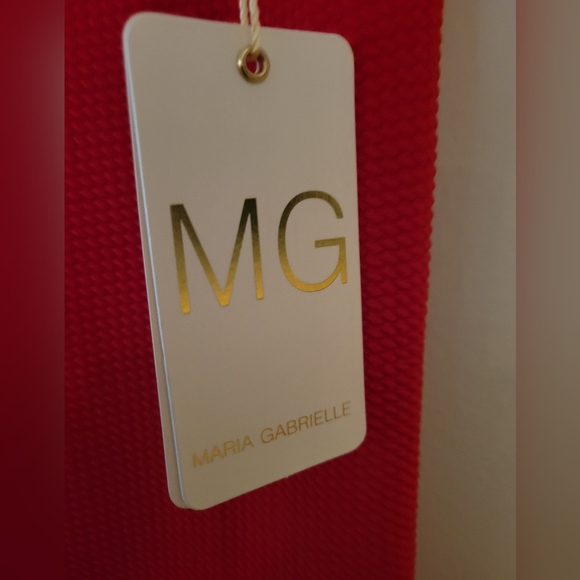 Red top - Picture 4 of 4